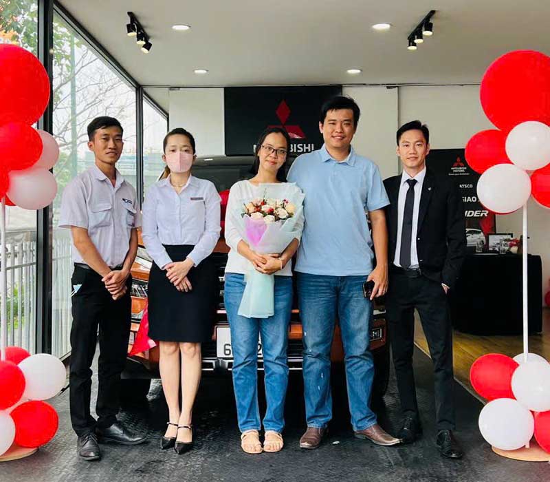 Hình ảnh hoạt động tư vấn xe tại Sài Gòn